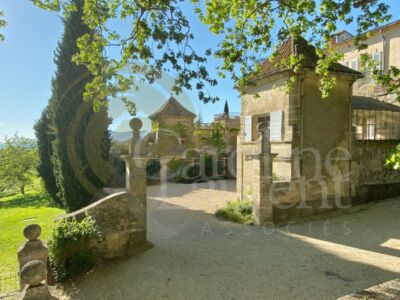 Exceptionnelle Demeure du XVIII°et son Domaine agricole