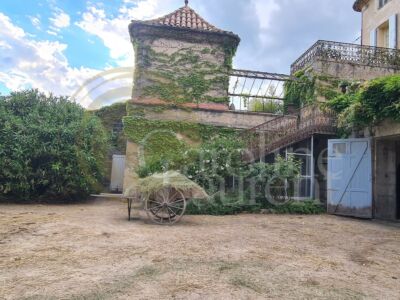 Exceptionnelle Demeure du XVIII°et son Domaine agricole