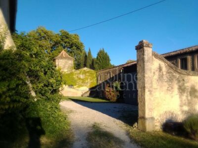 Exceptionnelle Demeure du XVIII°et son Domaine agricole