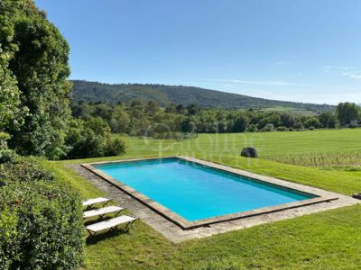 Exceptionnelle Demeure du XVIII°et son Domaine agricole