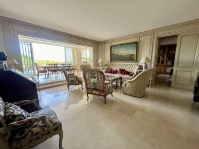 Appartement avec terrasses et jardin