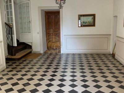 Aix-en-Provence  Puyricard centre